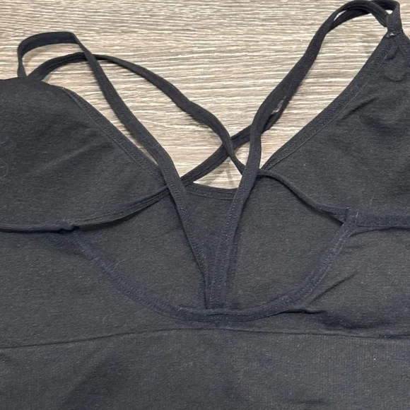 Women's Black Strappy Sports Bra - Picture 3 of 3